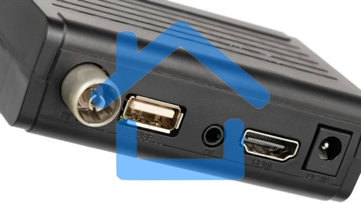 Ресивер BBK SMP025HDT2 черный