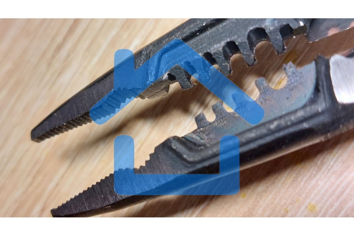 Длинногубцы многофункциональные диэлектрические для работы под напряжением до 1000 В длинногубцы многофунциональные диэлектрические СТАНДАРТ 200 мм