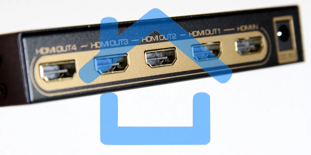 Разветвитель HDMI 1X4 DD424 VCOM