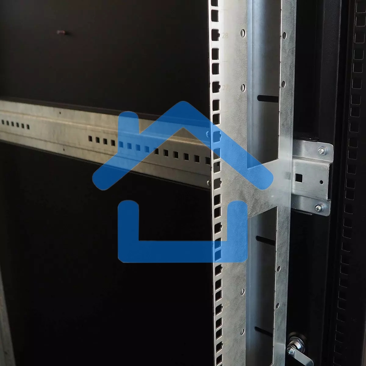 Шкаф серв. ПРОФ нап. 42U (600x1000) дверь перфорированная 2 шт., цвет черный, в сборе (ШТК-СП-42.6.10-44АА-9005) (1 коробка)