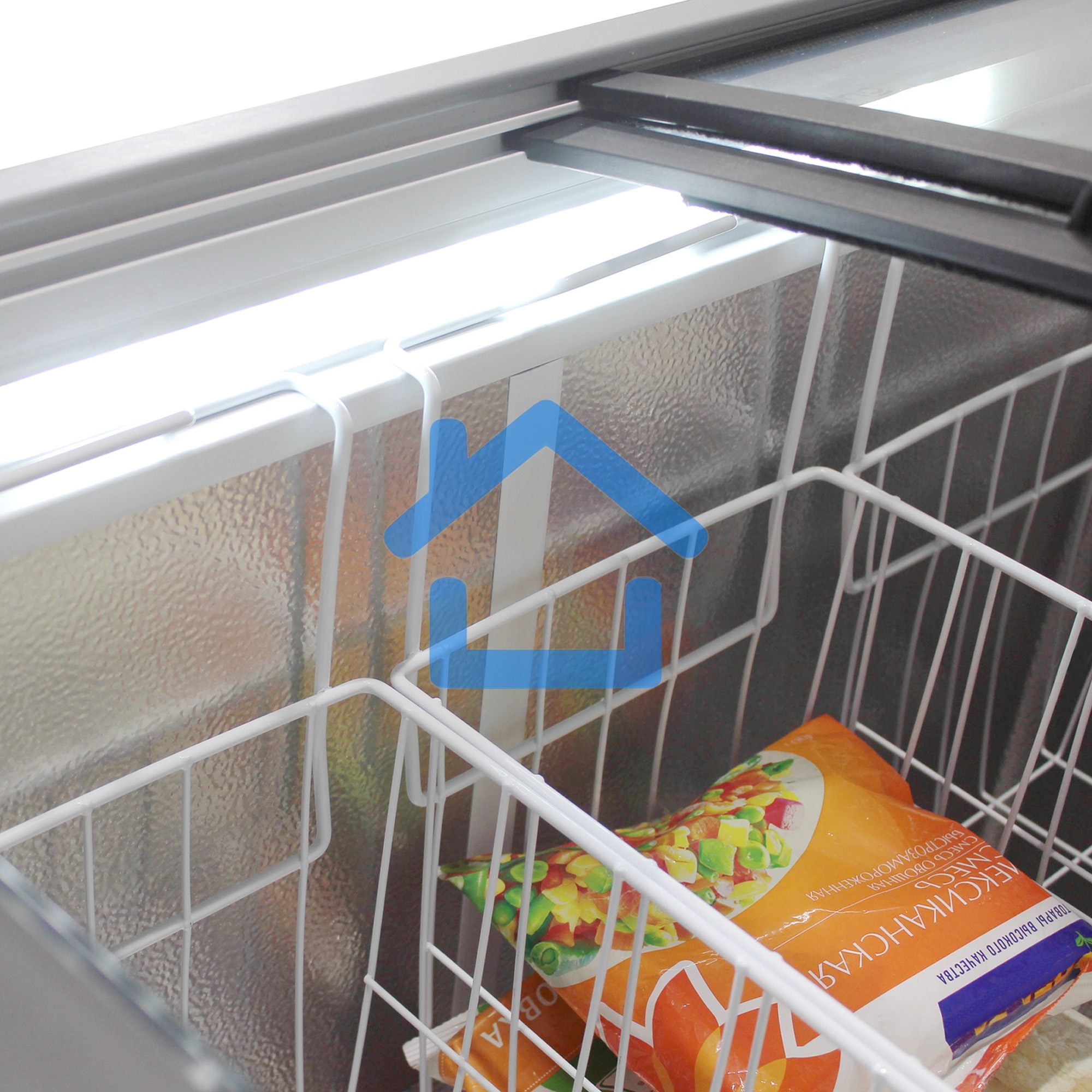 Морозильный ларь Бирюса B-CF68 белый, 680л