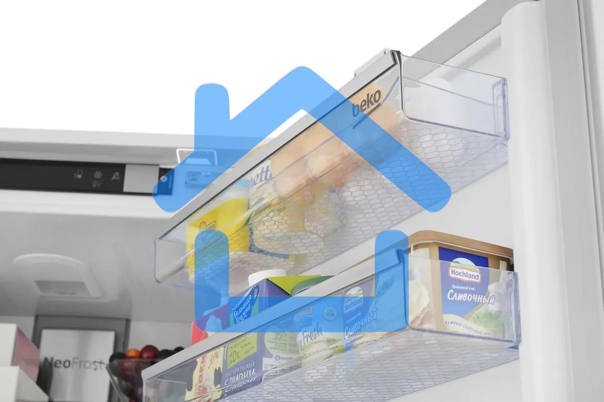 Встраиваемый холодильник Beko Diffusion BCNA306E2S двухкамерный белый