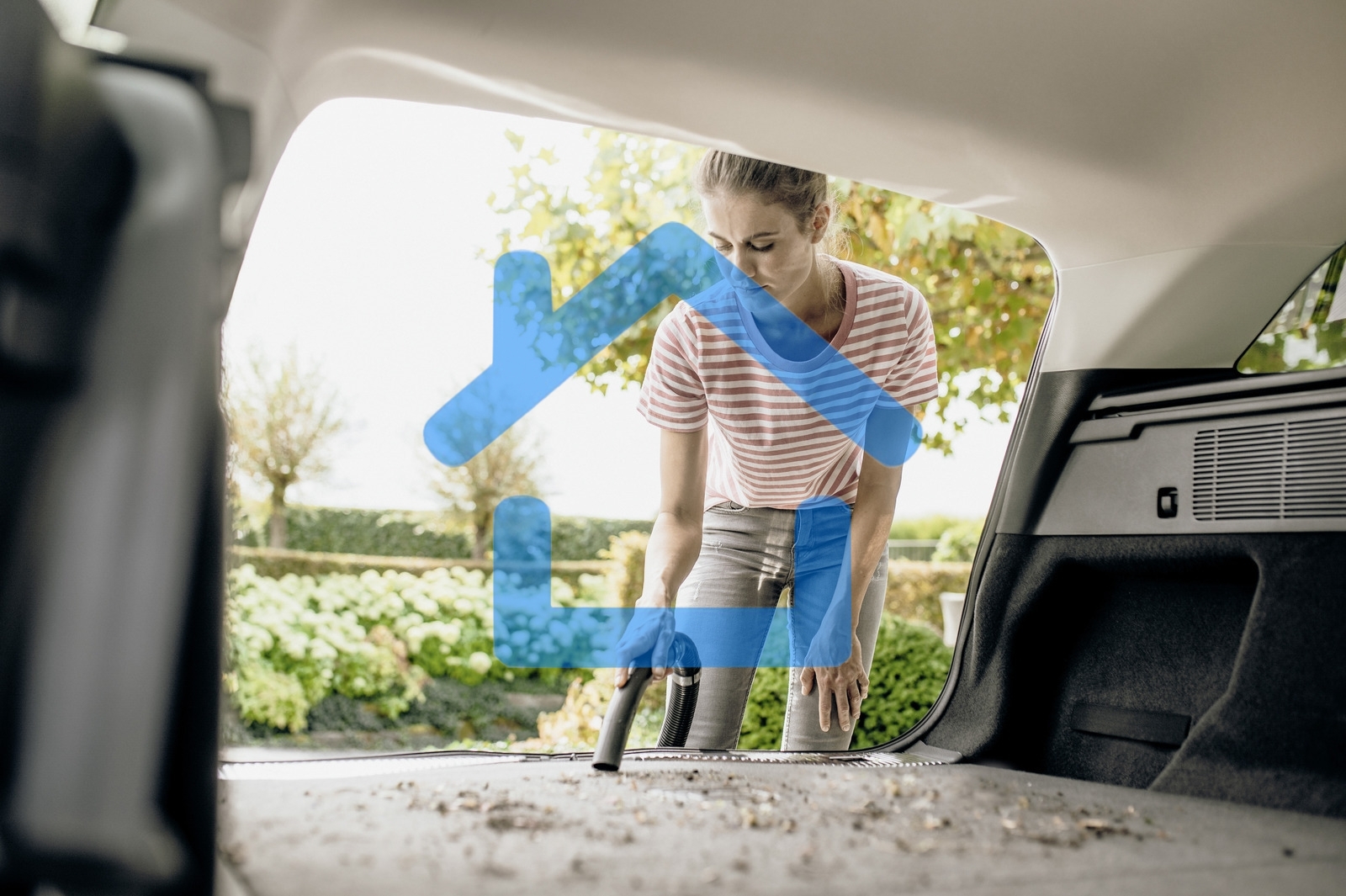 Строительный пылесос Karcher WD 4 P S V-20/5/22 желтый, 1000 Вт, уборка сухая/сбор воды/выдув, пылесборник мешок/контейнер, 20 л