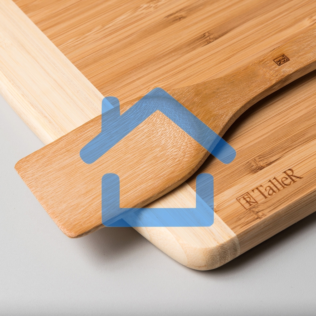 Доска разделочная TalleR TR-52204 с лопаткой, 29,5*34,5*1,9 см + 30,5 см