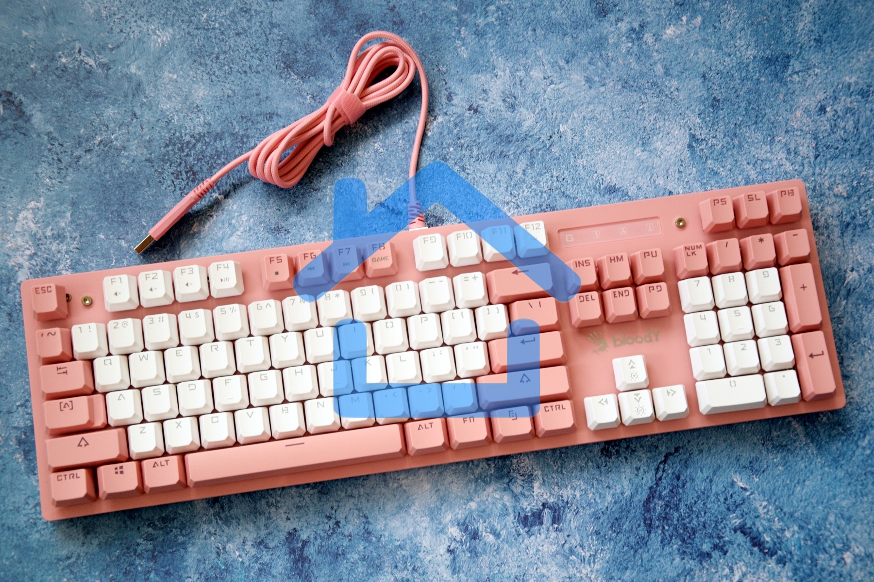 Клавиатура A4Tech Bloody B800 Dual Color проводная USB розовый/белый