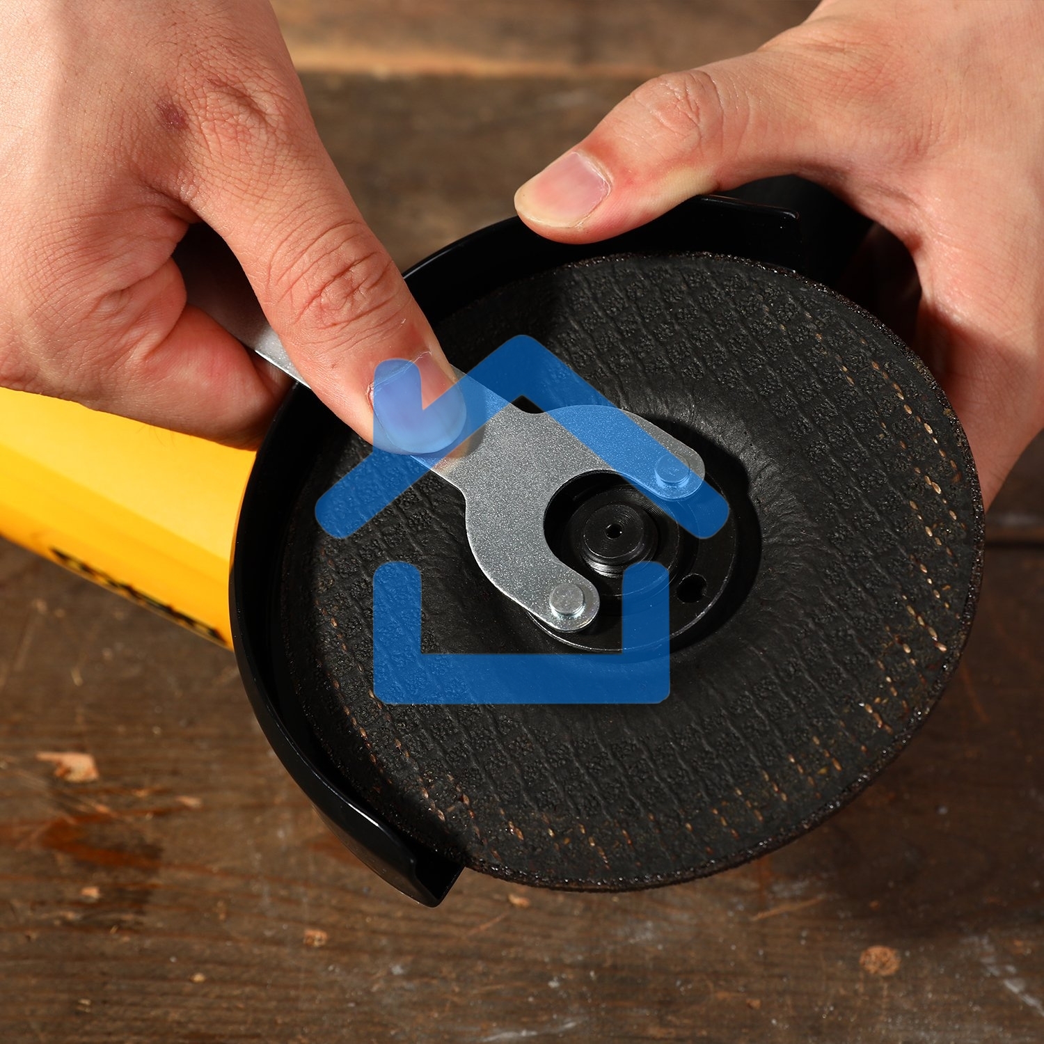 Углошлифовальная машина Deko DKAG1500 1500Вт 12000об/мин рез.шпин.:M14 d=125мм