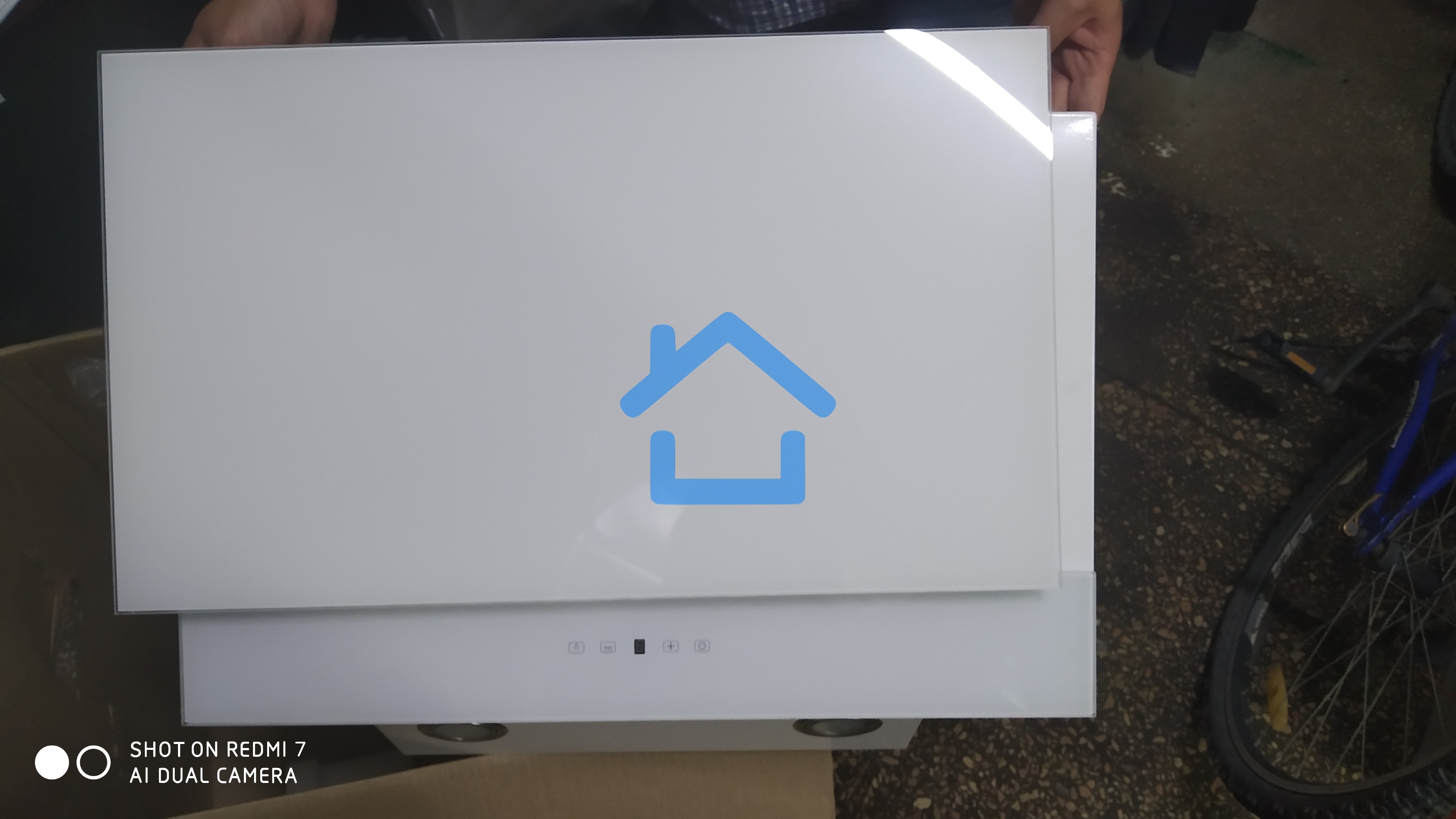 Вытяжка наклонная Elikor Жемчуг 60П-700-Е4Д перламутровый/белый, 59 см, 700 куб. м/ч, 52 дБ