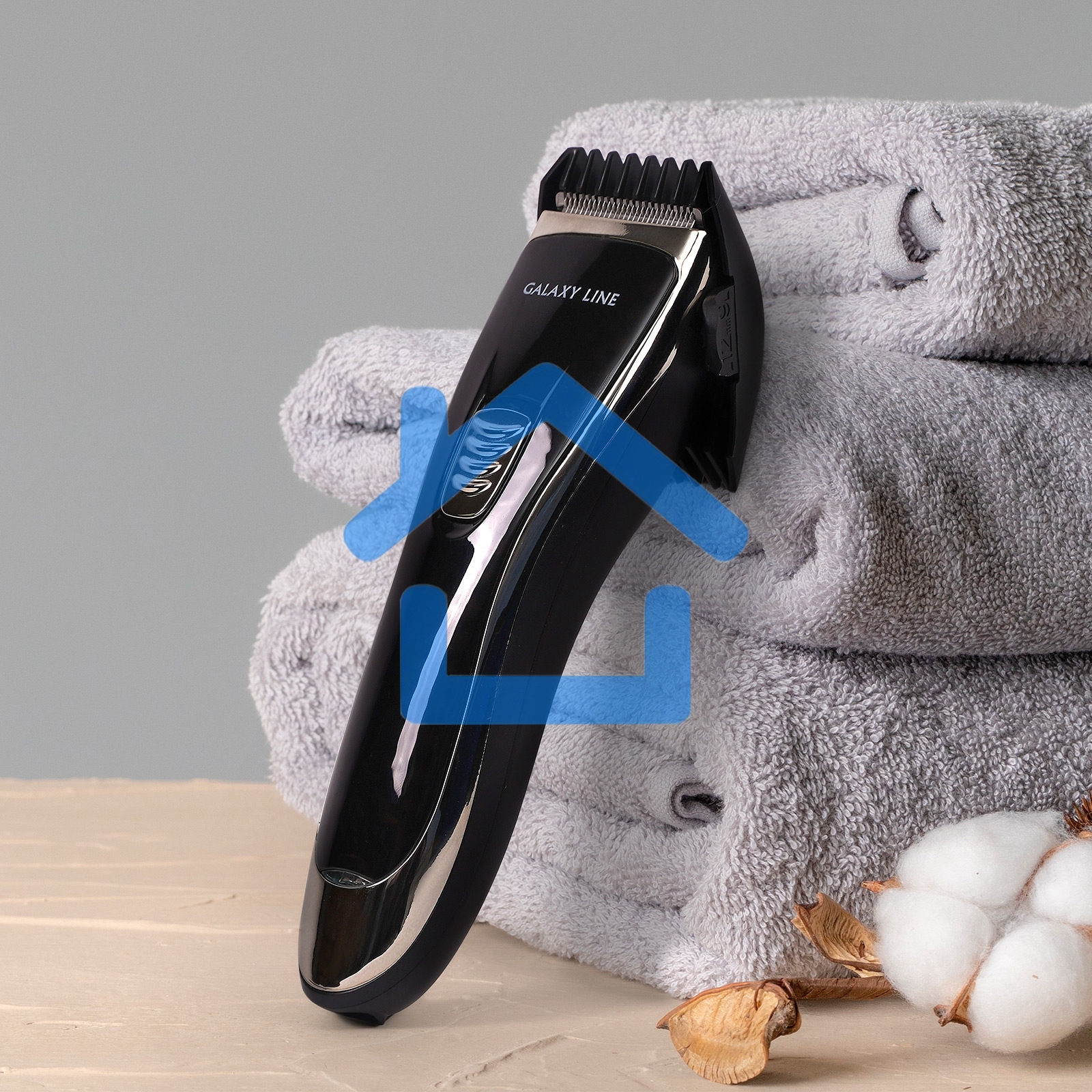 Набор для стрижки Galaxy Line GL 4165, черный, 3 Вт, время непрерывной работы до 1,5 ч, время зарядки около 2 часов, аккум. Li-Ion 3,7 В, емкость аккум. 600 мА*ч, лезвия из нержав. стали, ширина лезвия 40 мм, 2 насадки-расчески (3 и 6 мм, 9 и 12 мм), USB 