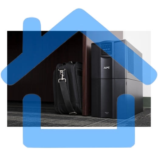 Источник бесперебойного питания APC Smart-UPS SMT3000IC 2700Вт 3000ВА черный