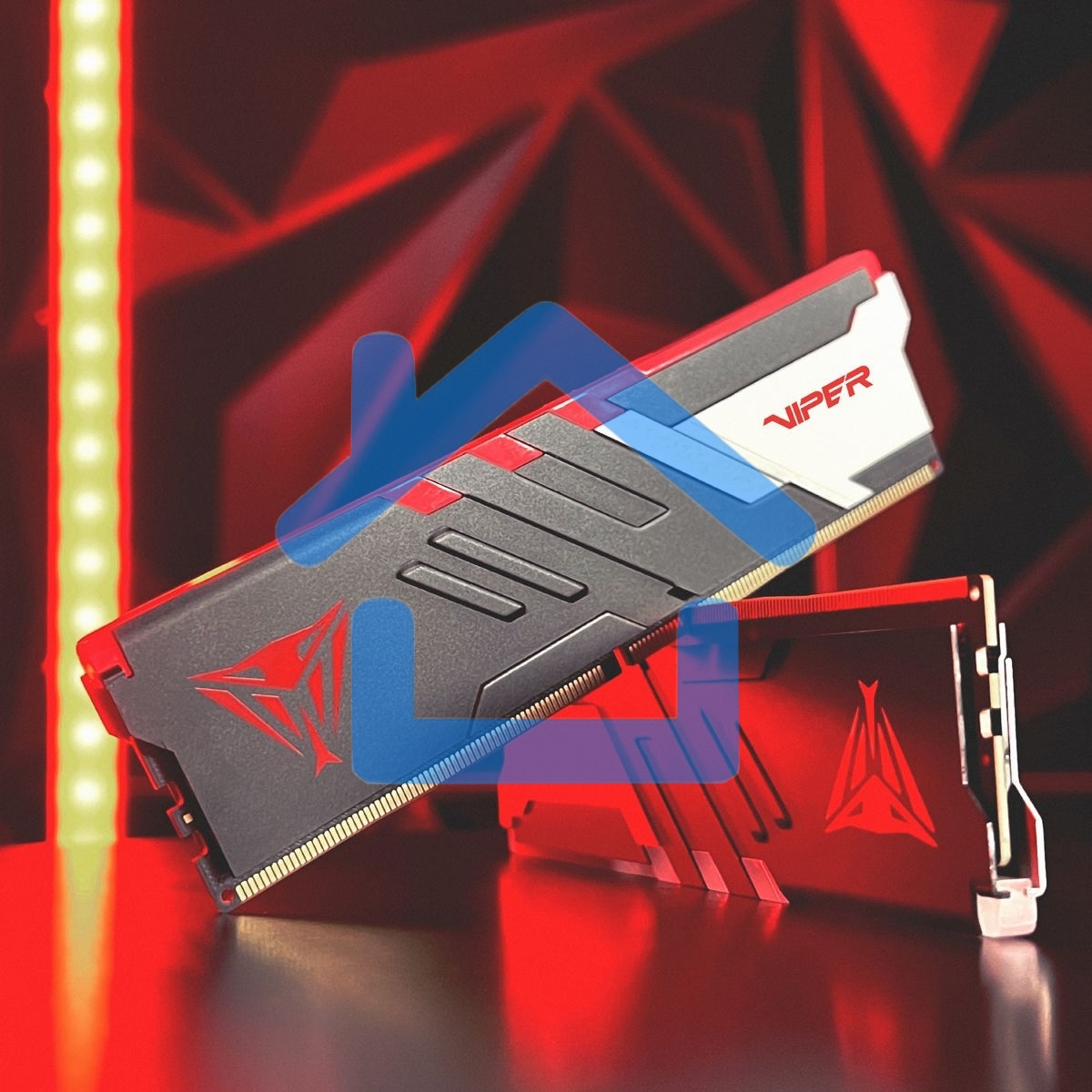 Оперативная память Patriot Viper Venom, DDR5, 32Gb (2x16Gb), 7400MHz, CL36, DIMM, с радиаторами, RGb, черный