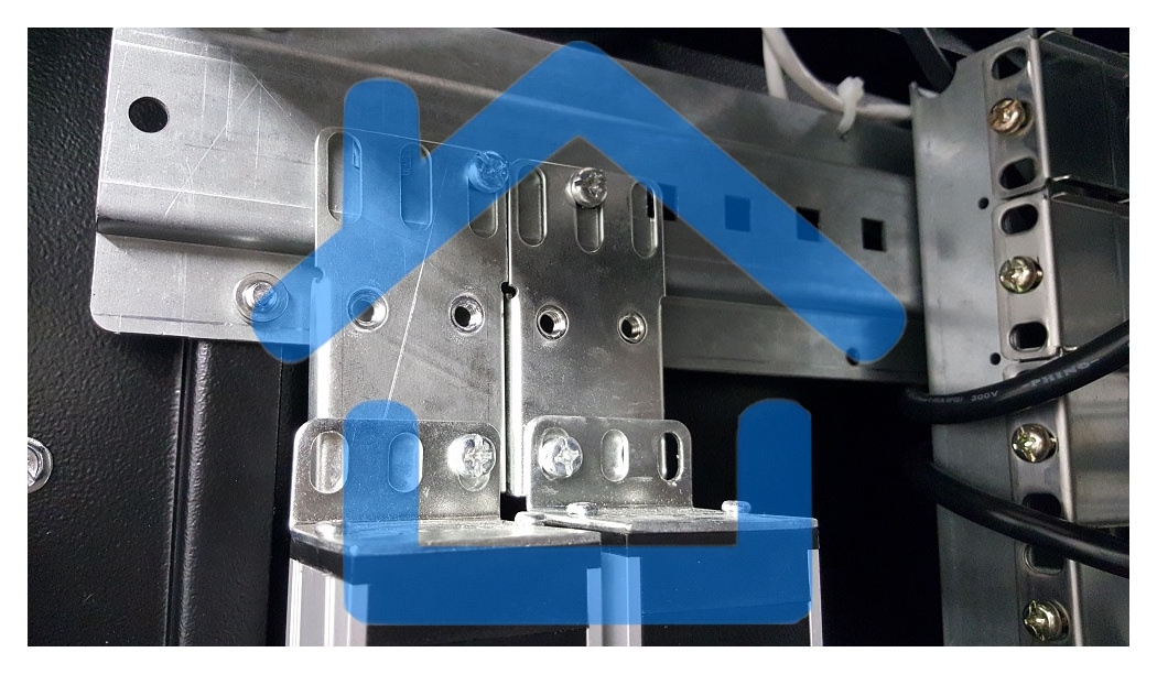 Блок силовых розеток Rem Rem-32, Shuko х 16, IEC 60320 С19 х 8, вход колодка, 1463х45х45 мм (ВхШхГ), 32А, автомат + амперметр, черный, без шнура