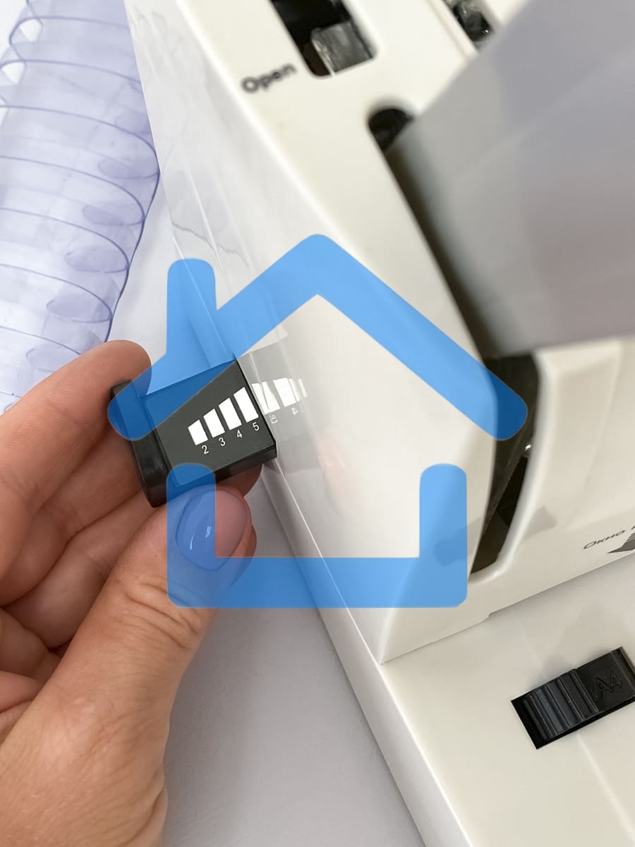 Переплетчик Heleos БП-16 A4/перф.16л.сшив/макс.500л./пластик.пруж. (6-51мм)