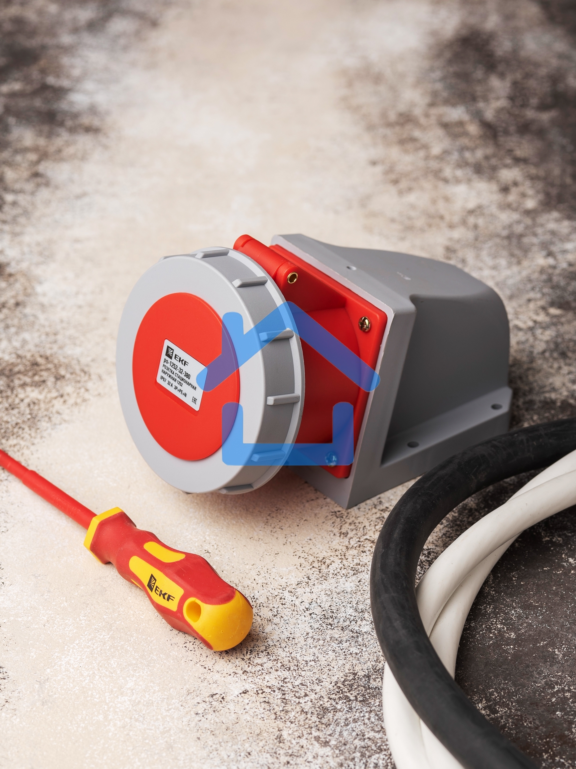 Розетка стационарная наружная 1252 3Р+РЕ+N 32А 380В IP67 PROxima EKF ps-1252-32-380