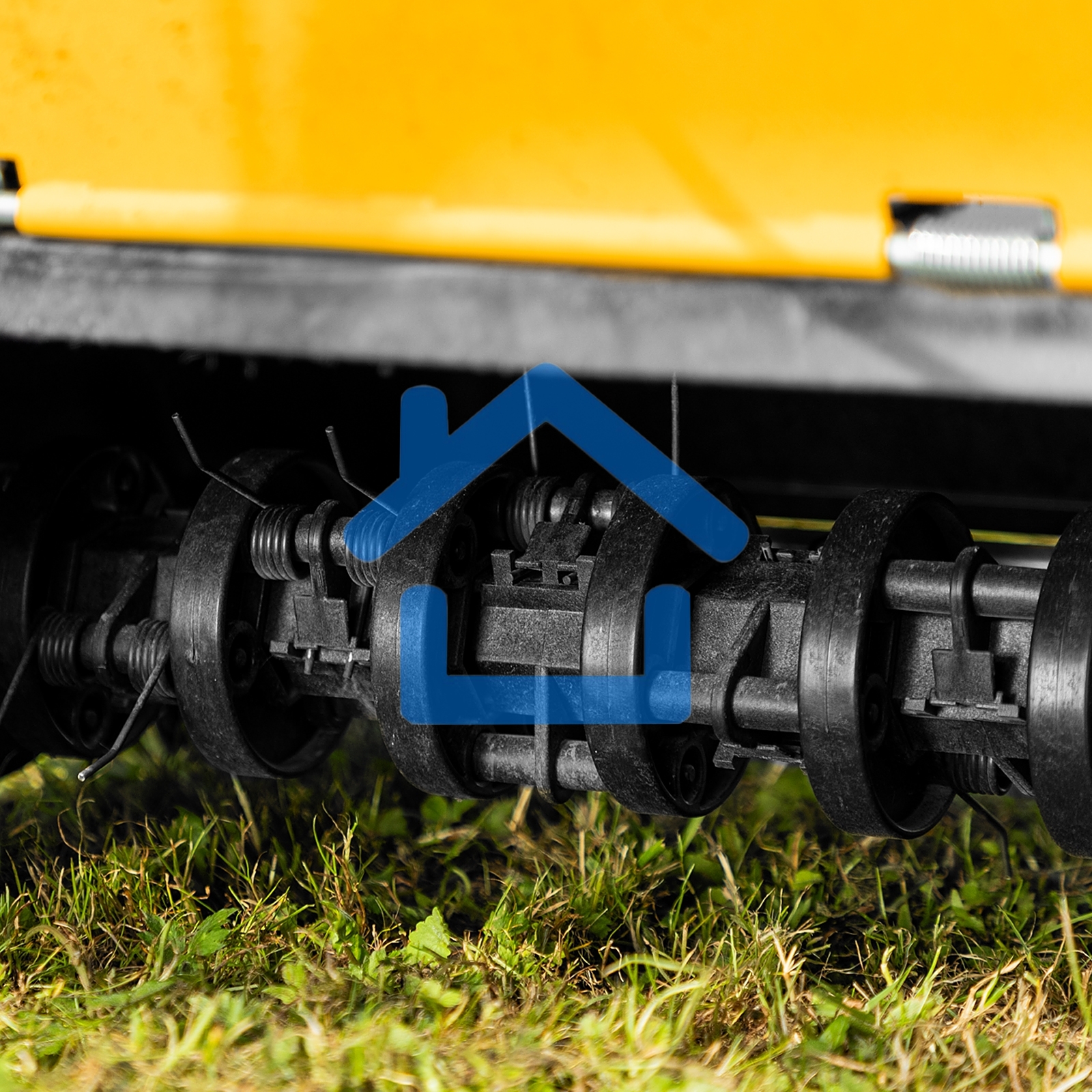 Скарификатор-аэратор бензиновый SAG-400, 212 см3, -15/+10 мм, 40 см Denzel